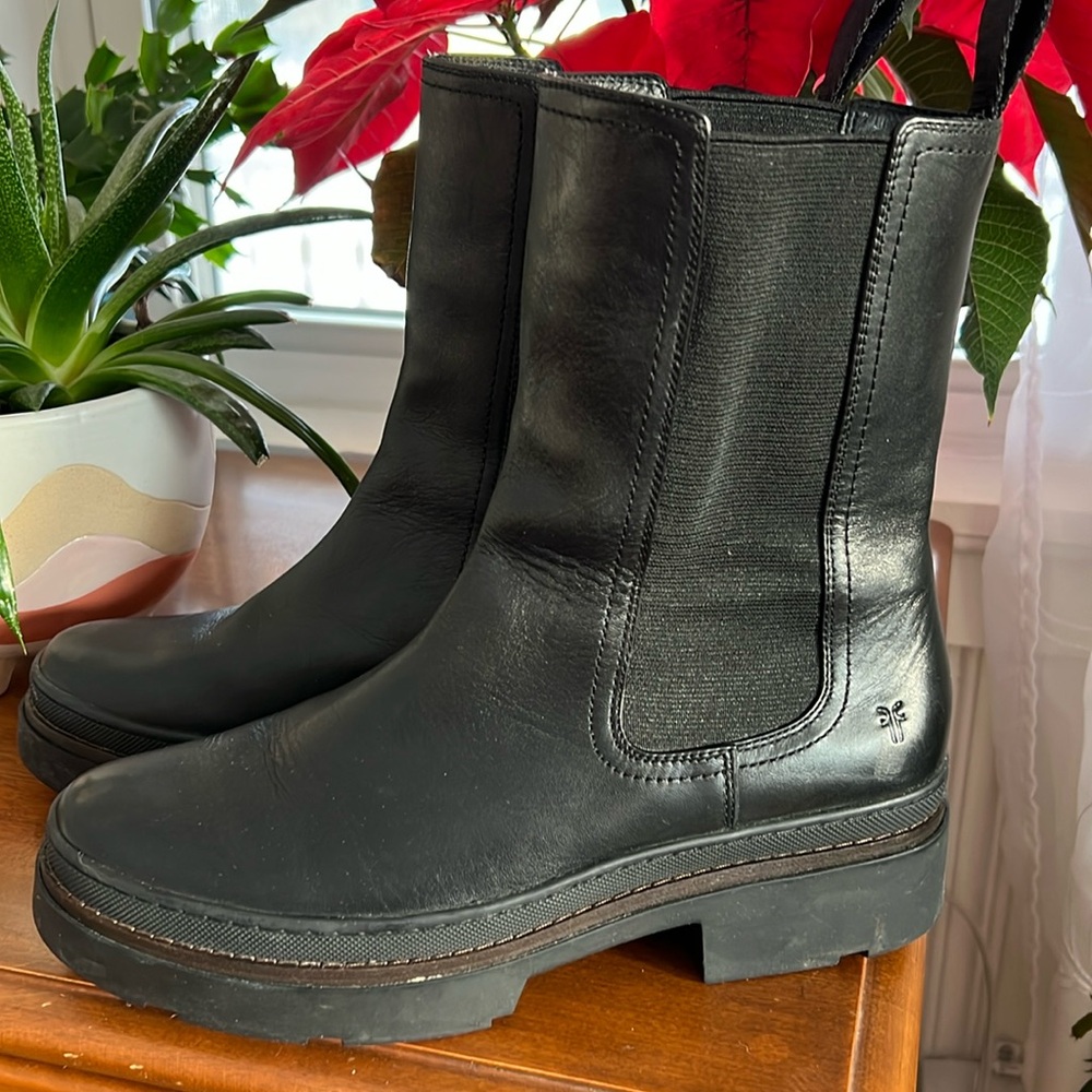 FRYE Chloe Chelsea Boots - Picture 4 of 10